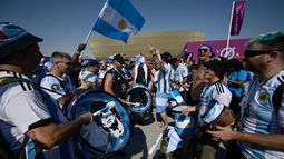Provocaciones y trompadas marcan la previa del duelo entre Argentina y México.