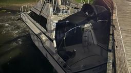 Yate se soltó en el puerto de Punta del Este por fuertes vientos y terminó contra la escollera