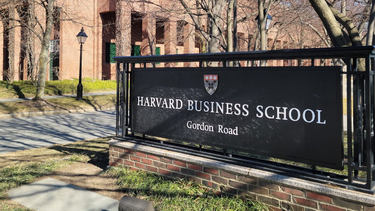 Escuela de Negocios de Harvard tiene su oficina central del Centro de Investigación de América Latina en Montevideo.