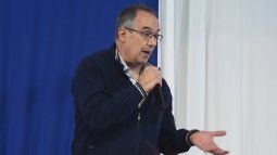 José Carlos Mahía reclamó por escasa información recibida: Son unas poquitas carillas