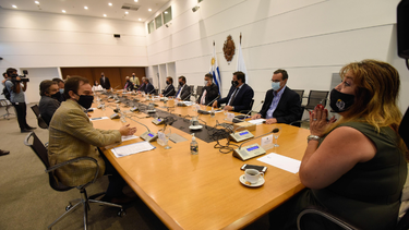 Poder Ejecutivo define hoy si flexibiliza o mantiene medidas