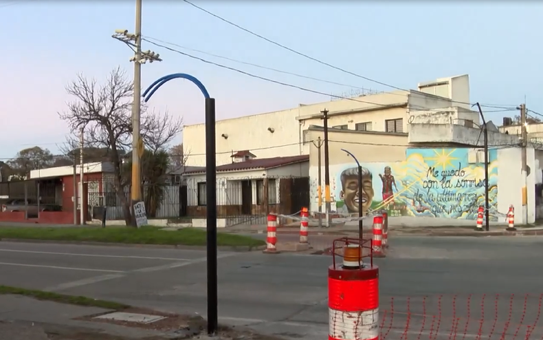Instalan un semáforo en la esquina de Aires Puros donde murió un adolescente de 14 años atropellado
