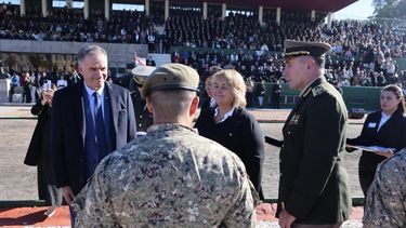 Ejército celebró su 215° aniversario con presencia de Orsi y mensaje del comandante sobre críticas a la fuerza Ejército celebró su 215° aniversario con presencia de Orsi y mensaje del comandante sobre críticas a la fuerza