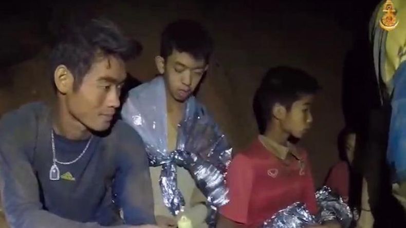 El drama de los niños tailandeses atrapados: difunden nuevo video