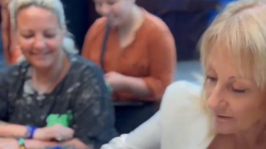 La intendente de Montevideo, Carolina Cosse, firmó por plebiscito contra reforma de seguridad social.