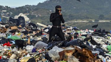 Competir con buitres por la basura: Honduras se hunde en la pobreza