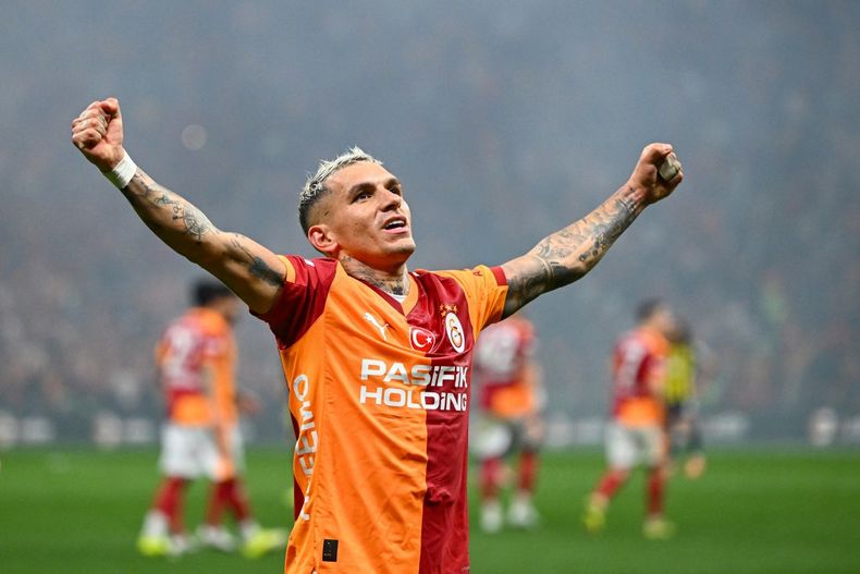 El Galatasaray de Lucas Torreira se coronó campeón de Turquía por cuarto año consecutivo