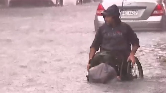 Inundaciones en varias zonas de Montevideo por las lluvias de este martes.