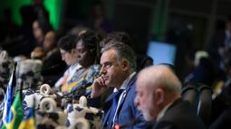 Yamandú Orsi, en reunión plenaria del foro Celac-África en Bogotá.