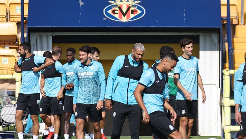 El Villarreal visita a un Manchester United acosado por las dudas