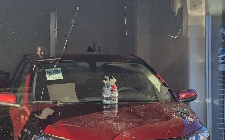 Colonia: pusieron una bomba falsa en una automotora para distraer a la Policía y robar una red de cobranzas