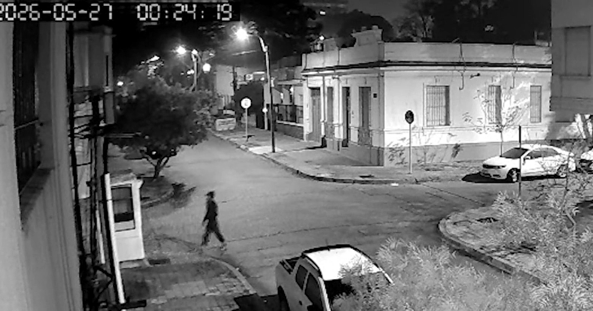 Tras discutir con el guardia, una persona en situación de calle incendió una garita de seguridad en el Prado