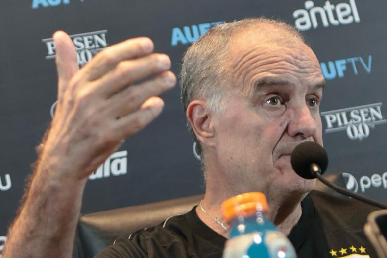 Marcelo Bielsa dio la lista de convocados para la doble fecha de Eliminatorias