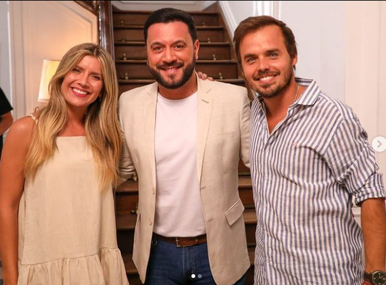 Lucas Sugo graba un videoclip con las figuras argentinas Laurita Fernández y Benjamín Rojas.
