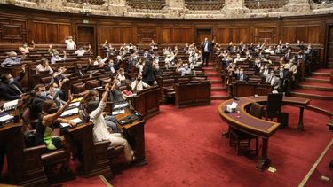 Legisladores y una secretaria dieron positivo a COVID-19 tras almuerzo