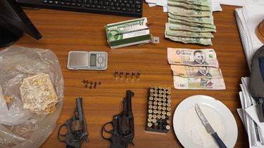 La Policía logró la incautación de dos armas, municiones y sustancia estupefaciente en Colinas de Solymar.