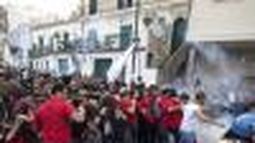 Policía lanzó gases lacrimógenos contra manifestantes en el G7