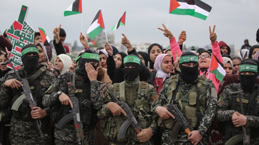hamas entrego los cadaveres de cuatro rehenes e israel libero a cientos de palestinos