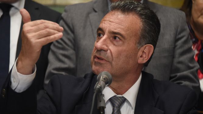 Salinas: Comisión deberá analizar cuarta dosis a población general
