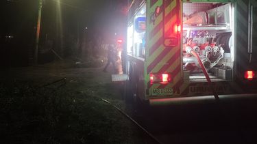Un hombre de 73 años murió tras la caída de un rayo que provocó un incendio en su vivienda en Tres Ombúes