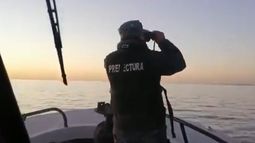 Buscan a pescador desaparecido con su embarcación en el Río Uruguay