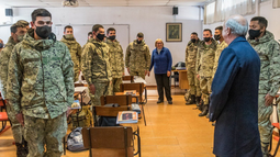 Soldados del Ejército finalizan sus estudios secundarios en el Liceo Extra Edad.