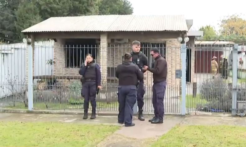 Investigan la muerte de un hombre tras un incendio en una vivienda de Flor de Maroñas
