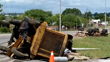 Un camión de carga pesada volcó en Florida