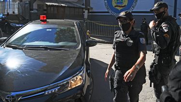 Se vistió de estudiante, mató a una alumna y fue detenido.