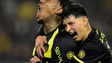 Peñarol goleó a Cerro Largo en el Campeón del Siglo y disputará la final del Intermedio con Wanderers
