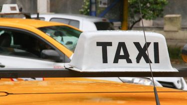 Edil nacionalista pide quitar mamparas de los taxis