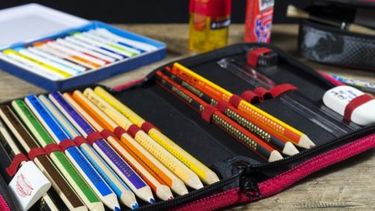 ¿Cuánto cuestan útiles escolares en mercados y papelerías?