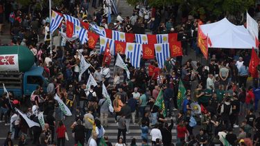 Concentración del Pit Cnt frente al Parlamento contra la reforma de la seguridad social.