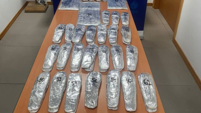 Condenaron a dos brasileñas detenidas en Carrasco con más de 11 kilos de cocaína rumbo a Hong Kong
