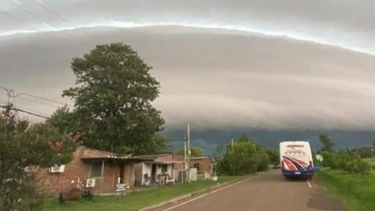 Las primeras horas del fuerte temporal en Salto.