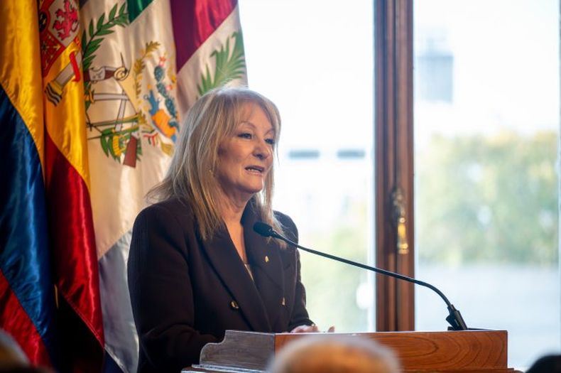 Carolina Cosse consideró que los resultados negativos de las encuestas son "una luz amarilla"