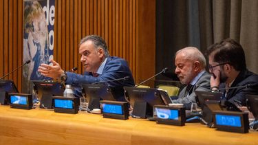 Debemos retomar la bandera de la libertad, dijo Yamandú Orsi en mesa redonda con presidentes