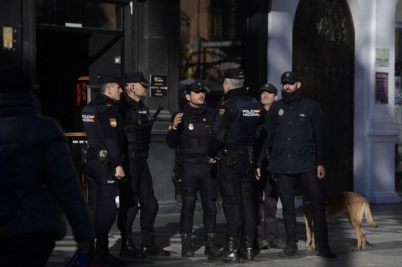 El alumno apuñaló a tres profesores y dos estudiantes antes de ser detenido por la Policía.