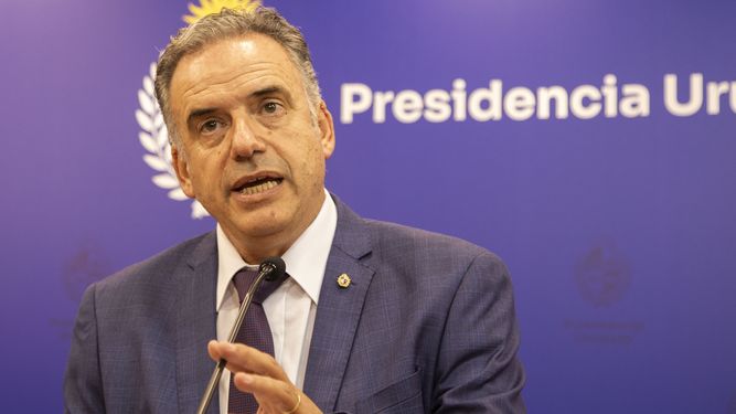 Yamandú Orsi dijo que hay cinco propuestas de empresas acostumbradas para construir las patrullas oceánicas