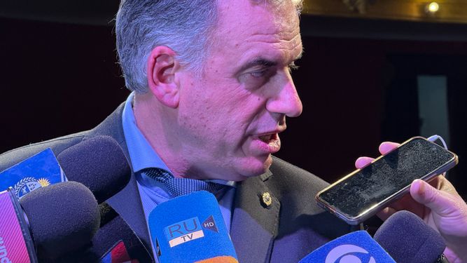 Yamandú Orsi visitó Río Negro y valoró la rotación de partidos: No es tan normal, incluso en la región