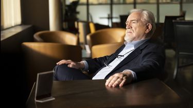 succession lidera la pelea por los emmy con 25 nominaciones