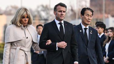Macron cruzó a Trump por burlarse de su matrimonio: No es elegante ni está a la altura Macron cruzó a Trump por burlarse de su matrimonio: No es elegante ni está a la altura