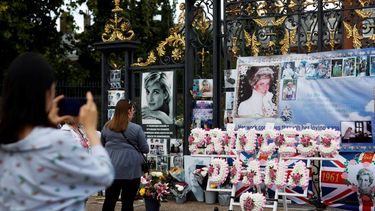homenajes a la princesa diana en el 25º aniversario de su muerte