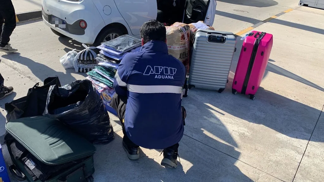 Incautación de mercadería sin declarar a un auto que quería ingresar a Uruguay.