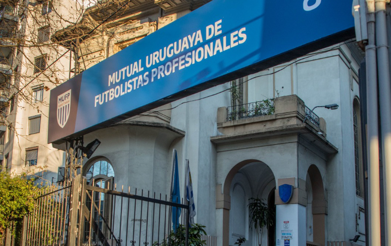 Mutual de Futbolistas analizará medidas gremiales en asamblea y peligra el inicio del Torneo Intermedio
