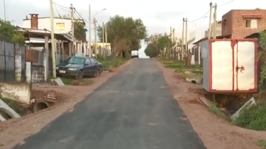 Asfaltaron calles de barrio Capra.