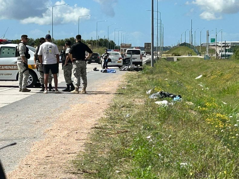 Una mujer falleció en un siniestro de tránsito entre una moto y un camión; el chofer del camión se fugó