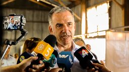 Yamandú Orsi señaló que espera que nuevo pontífice continúa la línea del papa Francisco