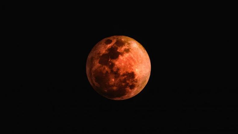 El eclipse de Luna más largo del siglo XXI se podrá ver este viernes