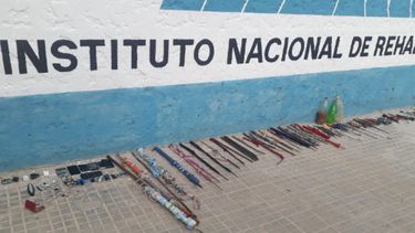 Incautaron 84 cortes carcelarios tras requisa en cárcel de Las Rosas